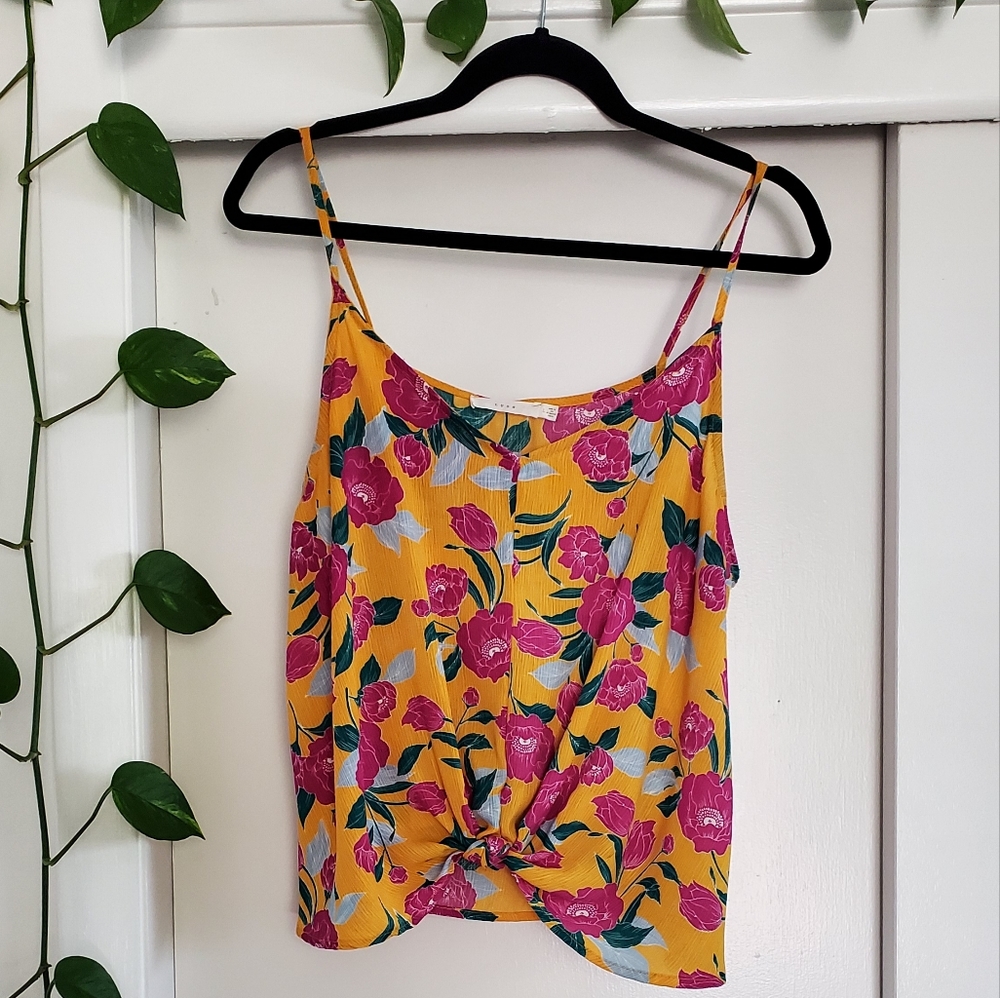 Front knot cami crop